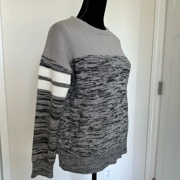 Women’s Wet Seal Marled Crewneck Sweater-size M - Picture 2 of 5